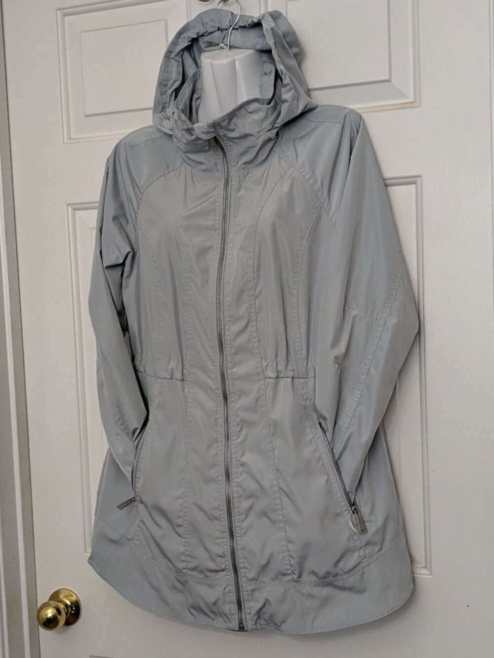 Calvin Klein Women’s Rain Jacket Size XSmall Silver Zip Button Hooded .
